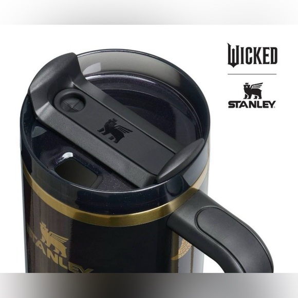 Stanley Wicked 40oz Stainless Steel H2.0
Flowstate Quencher Tumbler Elphaba - Picture 3 of 11